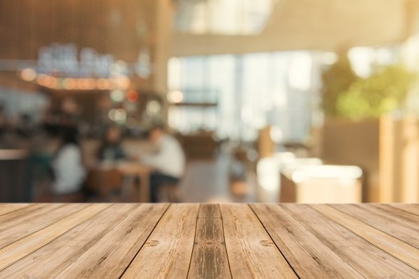 tabua_de_madeira_em_cima_de_um_fundo_vazio_1253_1584_1_1024_2500__1__1_2500_2500