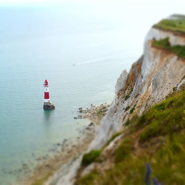 farol à beira de ravina